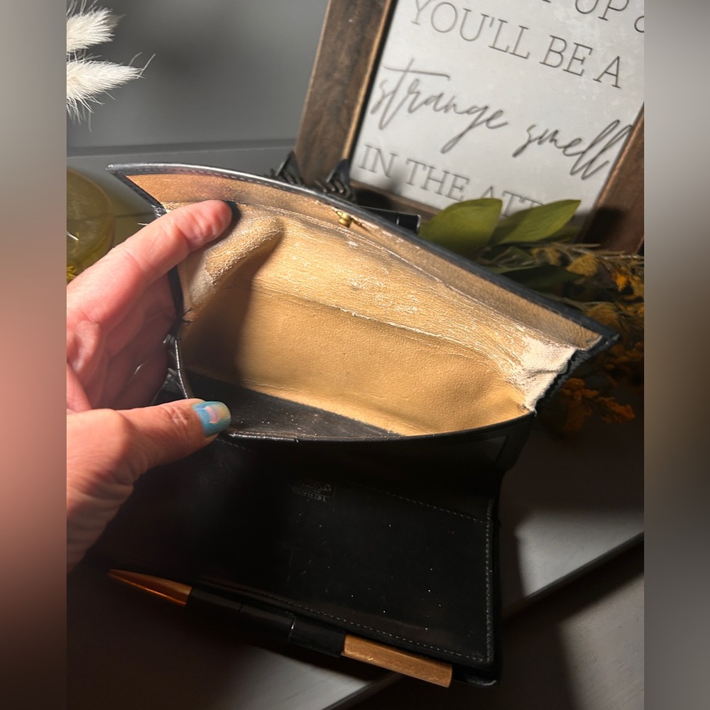 Vintage Dooney & Bourke polished Black Leather wallet/checkbook organizer - Picture 6 of 13